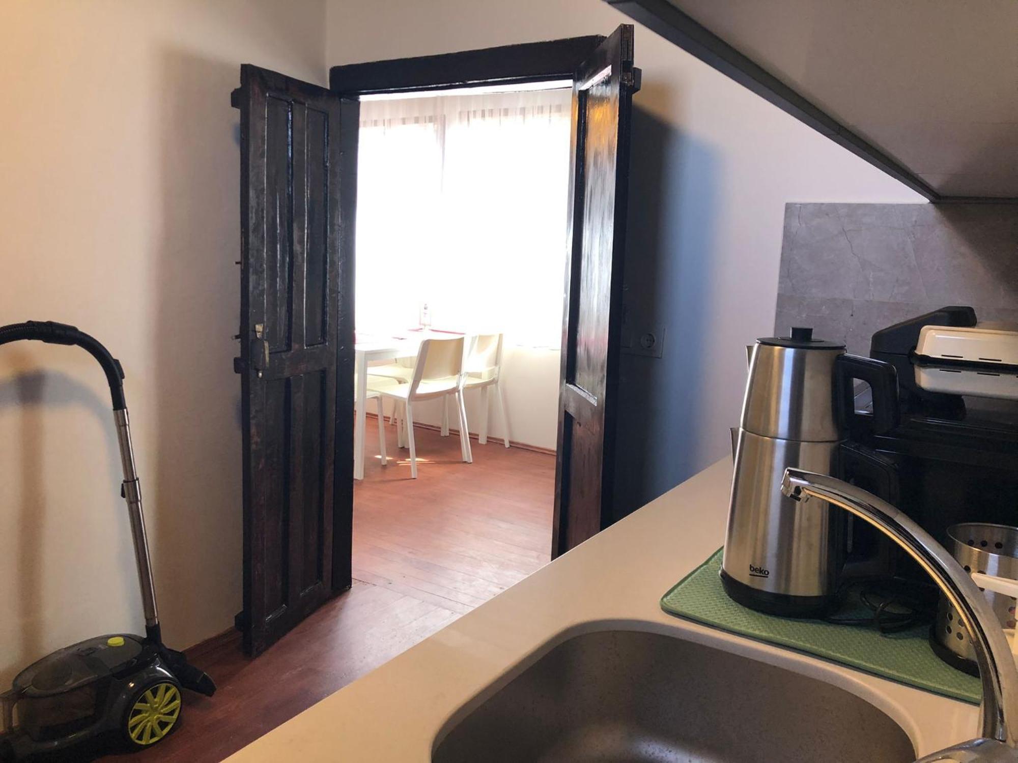 Saye House Apartment *